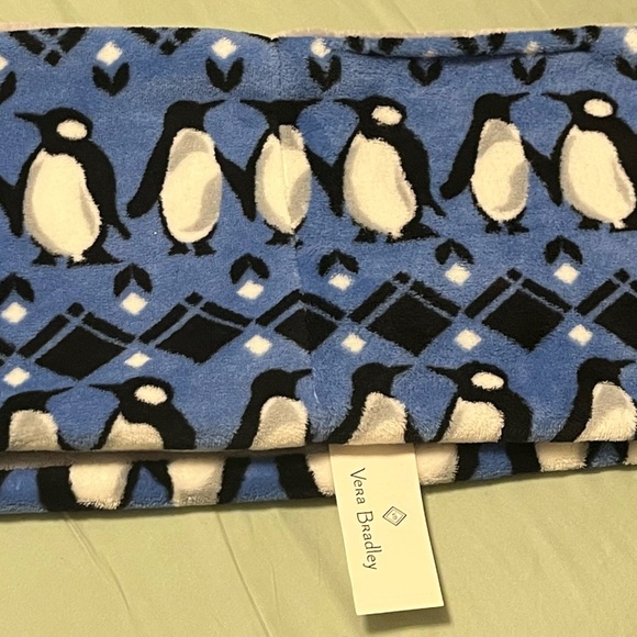 Vera Bradley Playful Penguins Argyle fleece scarf - NWT - Picture 5 of 5